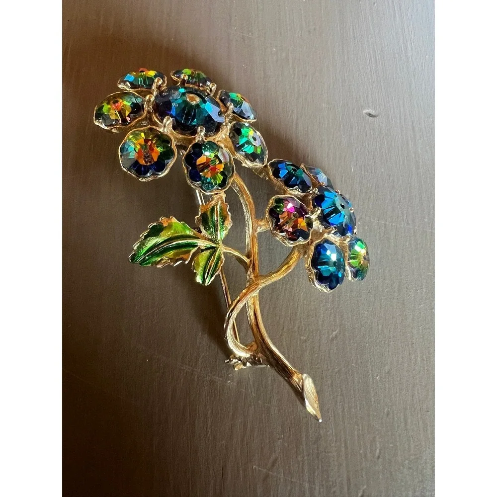 N/A gold tone